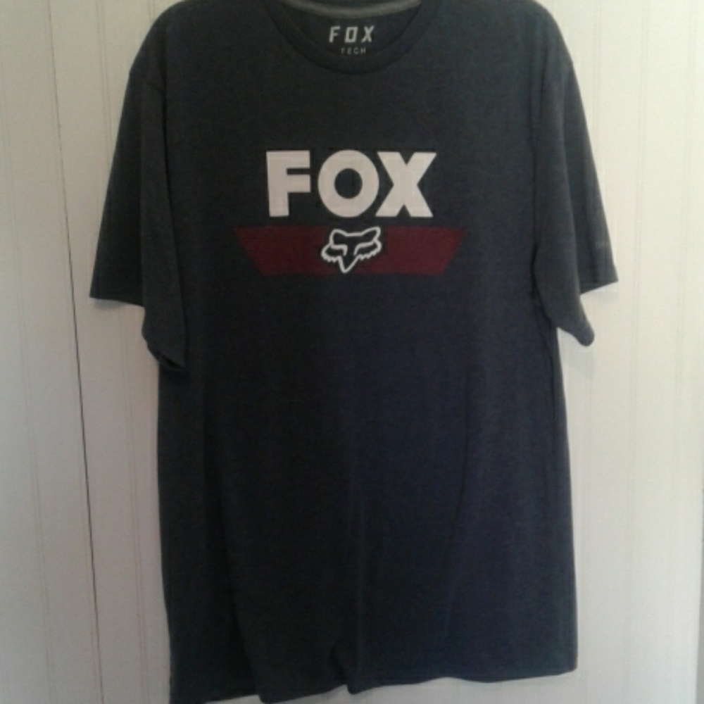 Men's Fox t shirt ( never worn )